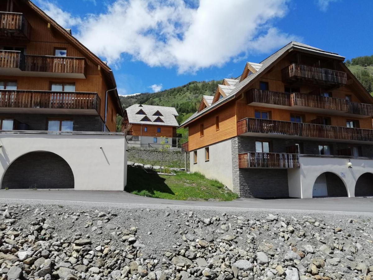 Hameau Pra Roustan By Godille *